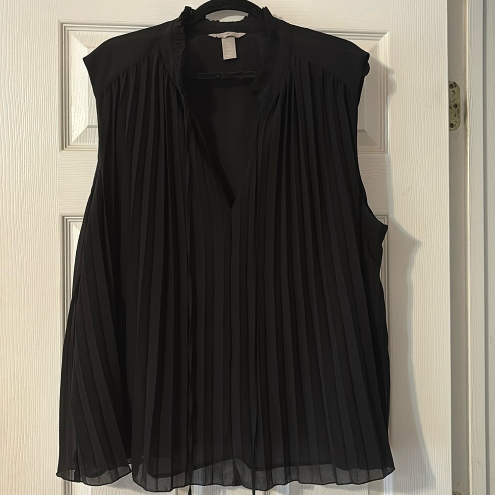 H&M sleeveless flowy tunic style top